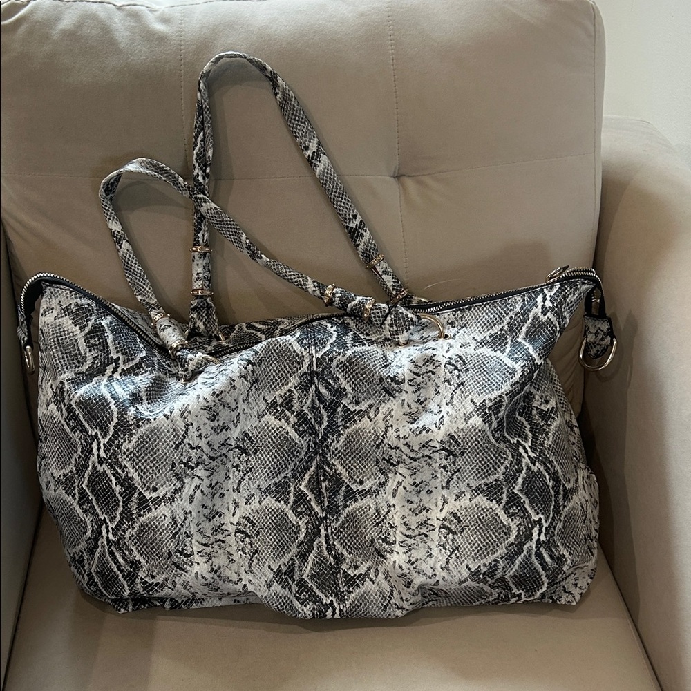 Snake-Print Tote Bag in Black and White with Tassel Detail - Picture 4 of 9